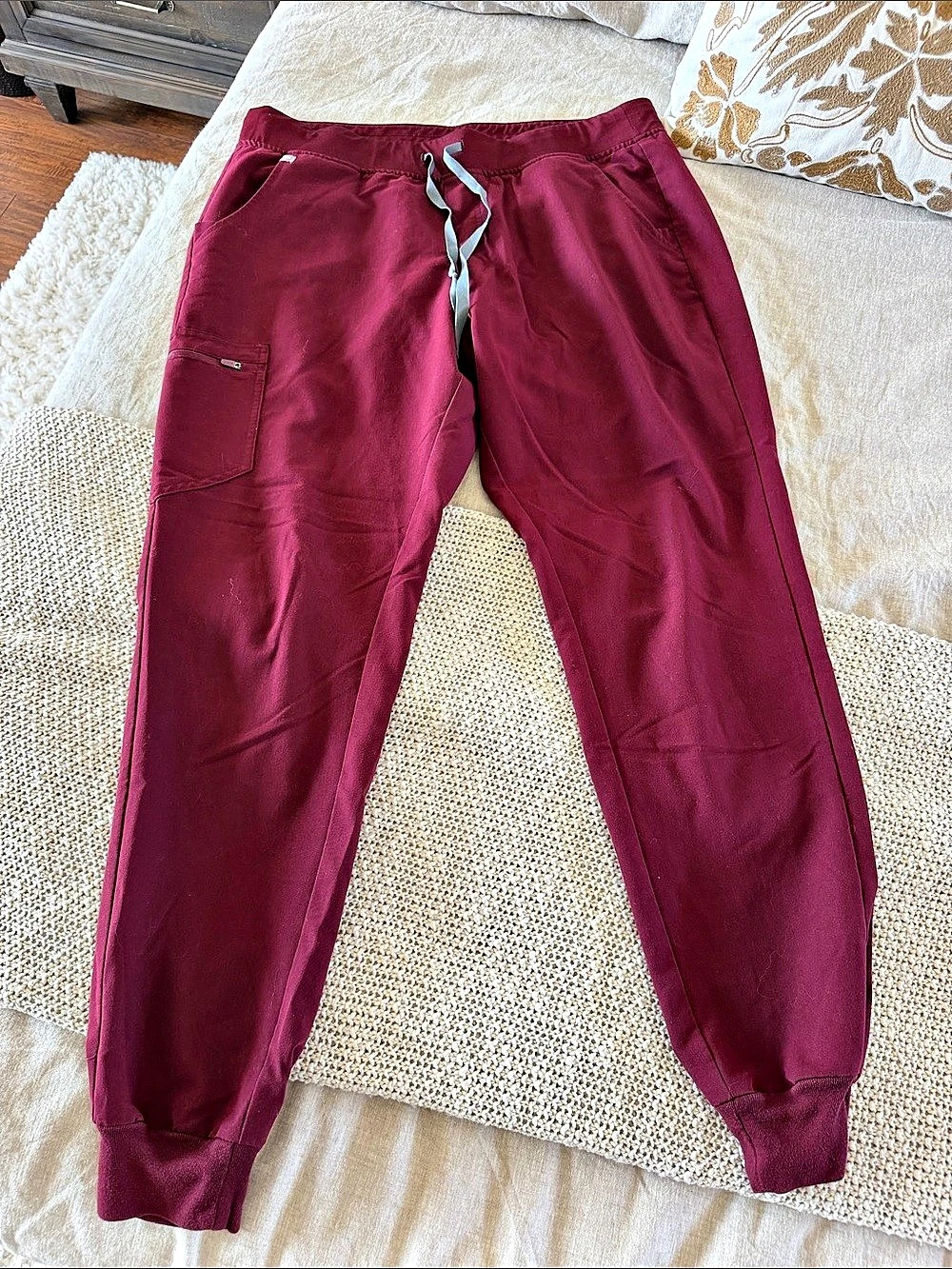 FIGS Zamora Jogger Scrub Pants in Burgundy- XLT